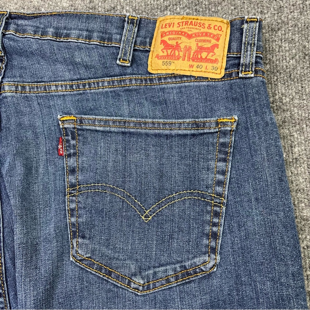Levi's 559 Blue Jeans Men's 40x30 (40x30 fit) Relaxed Straight Medium Wash - Picture 14 of 16